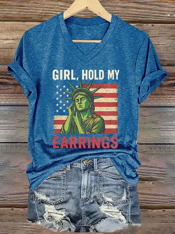 Women's Girl Hold My Earrings Print Casual T-Shirt