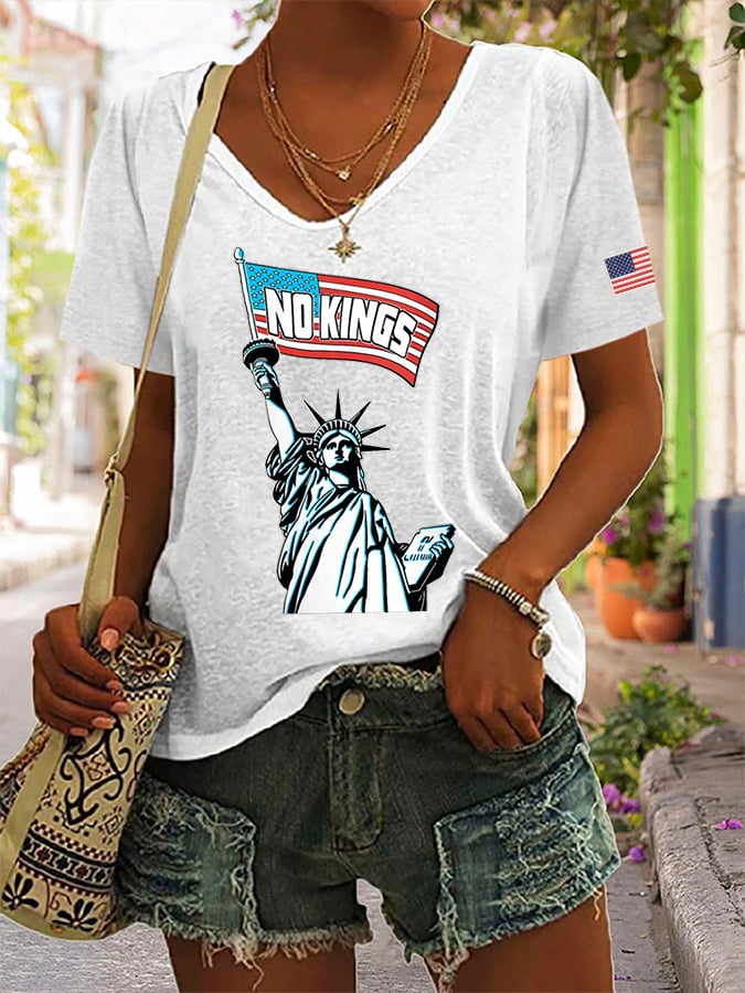 Women's "NO KINGS" Statue of Liberty Print V-Neck T-Shirt