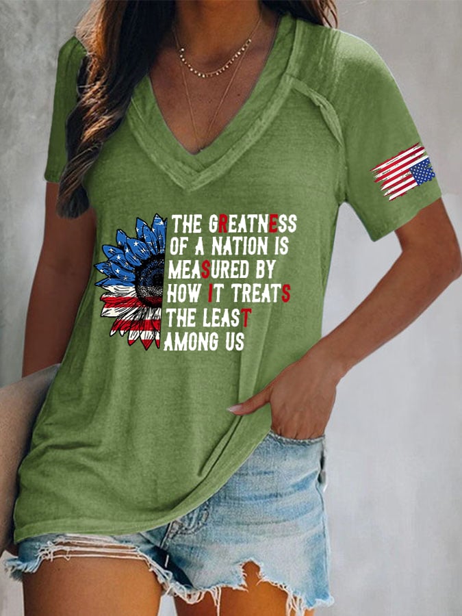 V-Neck Retro The Greatness Of A Nation Is Measured By How It Treats The Least Among Us Print T-Shirt