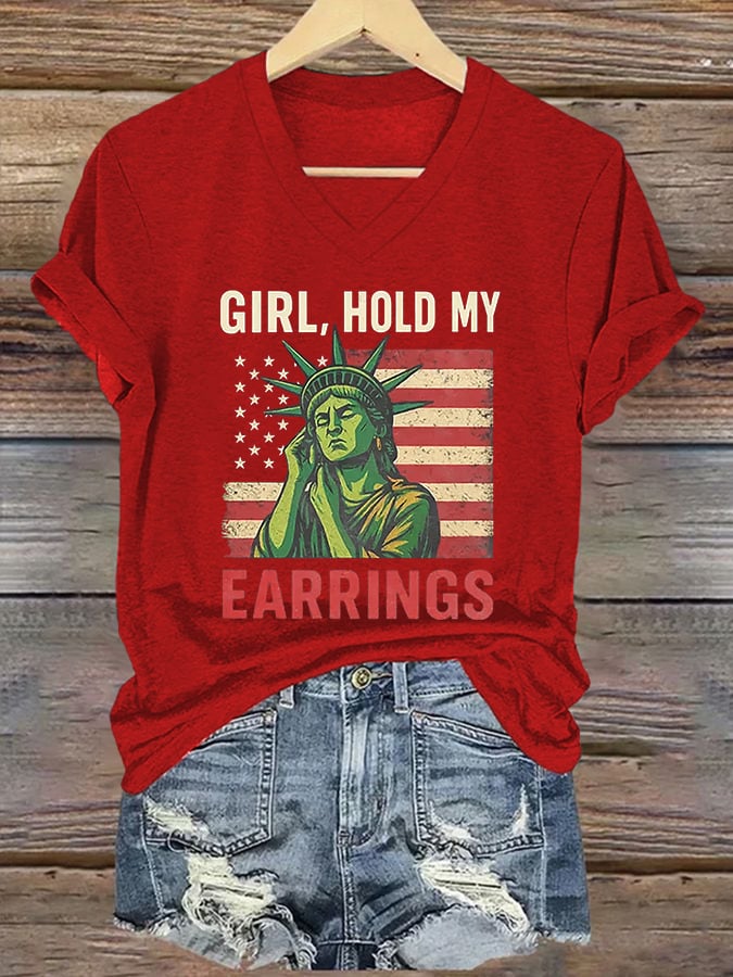 Women's Girl Hold My Earrings Print Casual T-Shirt